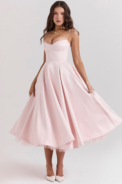 SOPHIA - ELEGANTE AFSLANKENDE JURK