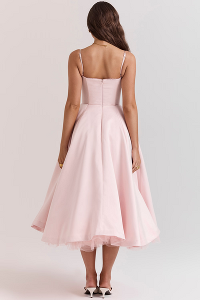 SOPHIA - ELEGANTE AFSLANKENDE JURK