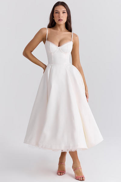 SOPHIA - ELEGANTE AFSLANKENDE JURK