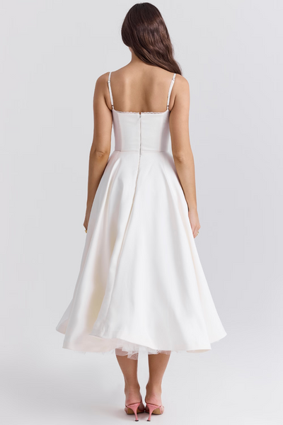 SOPHIA - ELEGANTE AFSLANKENDE JURK